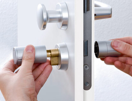 Срочное аварийное открытие замков в Новосибирске